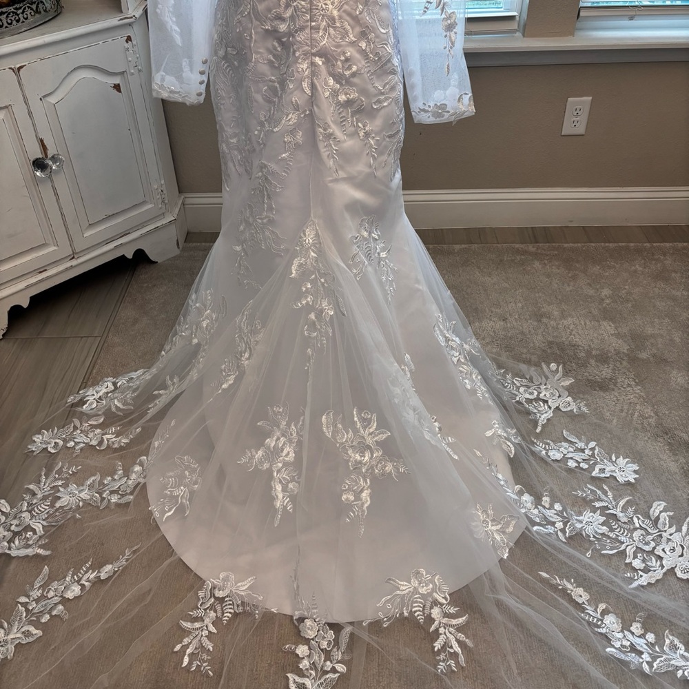 NEW Elegant White Wedding Dress with Appliques NWT Size L/14 - Picture 7 of 14